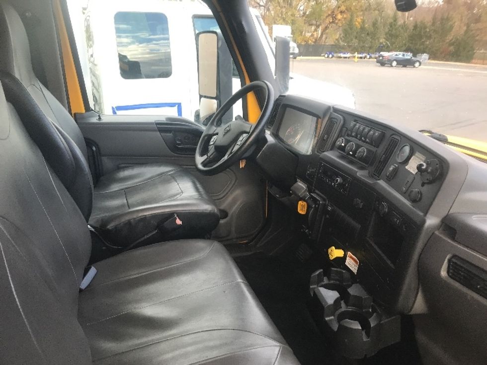 Medium Duty Box Truck-Light and Medium Duty Trucks-International-2022-MV607-Akron-OH-211,431\n\t\tmiles-$ 49,500 - Image 22