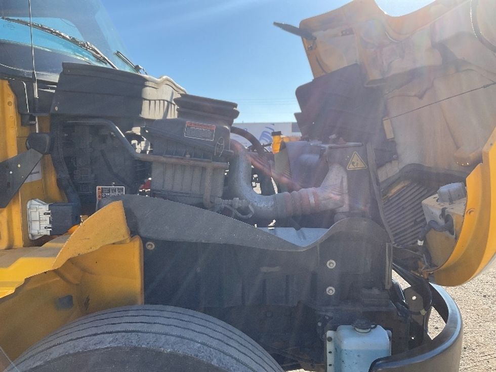 Medium Duty Box Truck-Light and Medium Duty Trucks-International-2022-MV607-Akron-OH-222,123\n\t\tmiles-$ 48,750 - Image 22