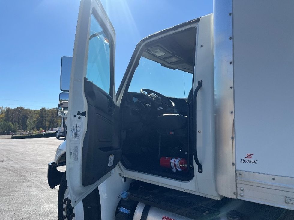 Medium Duty Box Truck-Light and Medium Duty Trucks-International-2022-MV607-Alabaster-AL-89,315\n\t\tmiles-$ 73,750 - Image 16