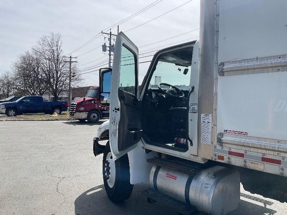 Medium Duty Box Truck-Light and Medium Duty Trucks-International-2022-MV607-Albany-NY-145,428\n\t\tmiles-$ 55,500 - Image 16
