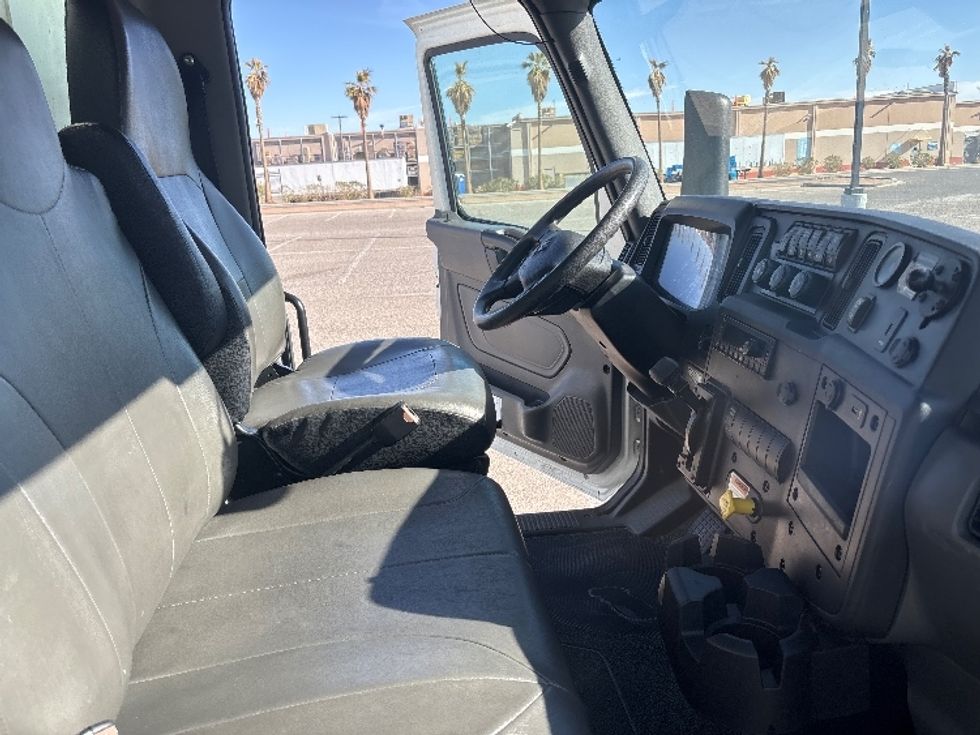 Medium Duty Box Truck-Light and Medium Duty Trucks-International-2022-MV607-Albuquerque-NM-296,614\n\t\tmiles-$ 39,000 - Image 22