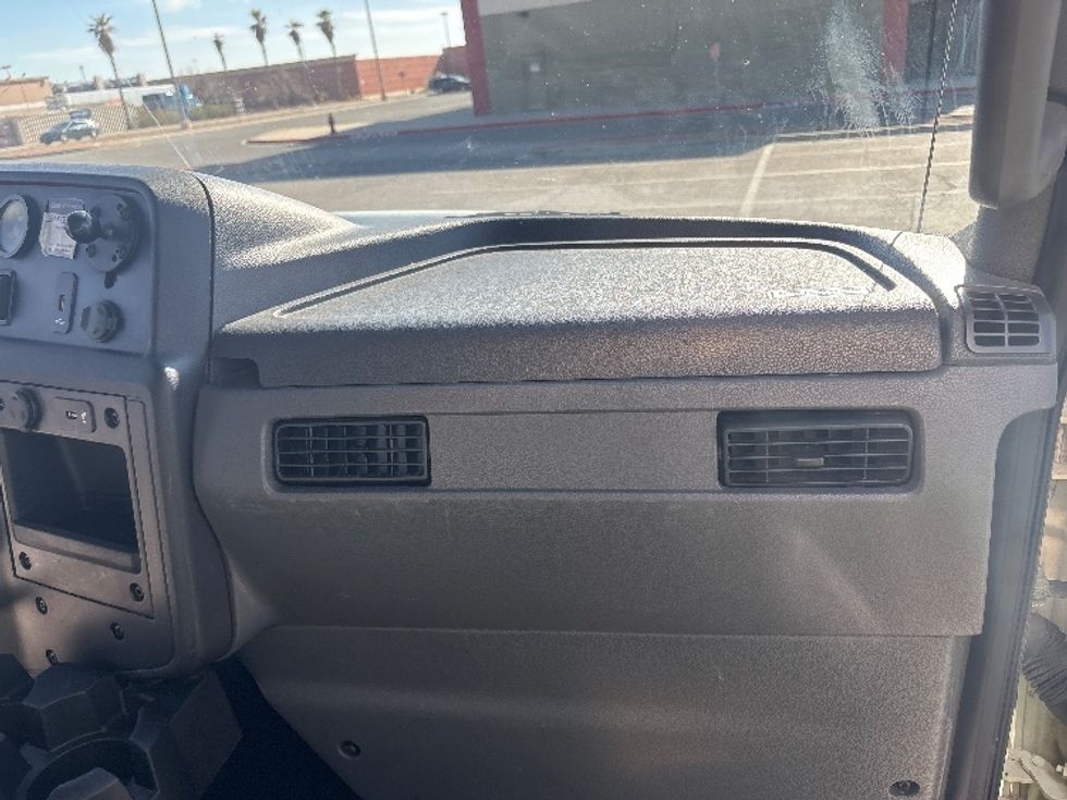 Medium Duty Box Truck-Light and Medium Duty Trucks-International-2022-MV607-Albuquerque-NM-296,614\n\t\tmiles-$ 39,000 - Image 21