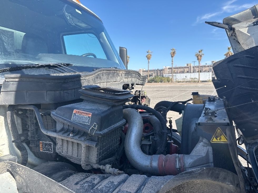 Medium Duty Box Truck-Light and Medium Duty Trucks-International-2022-MV607-Albuquerque-NM-296,614\n\t\tmiles-$ 39,000 - Image 23