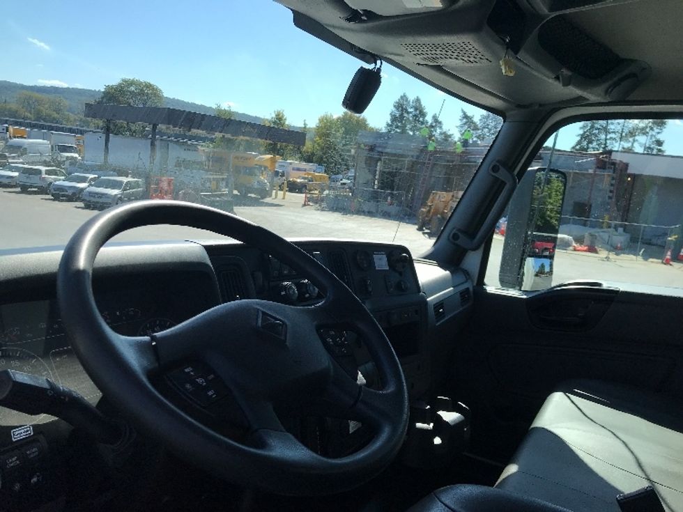 Medium Duty Box Truck-Light and Medium Duty Trucks-International-2022-MV607-Allentown-PA-251,902\n\t\tmiles-$ 42,250 - Image 17