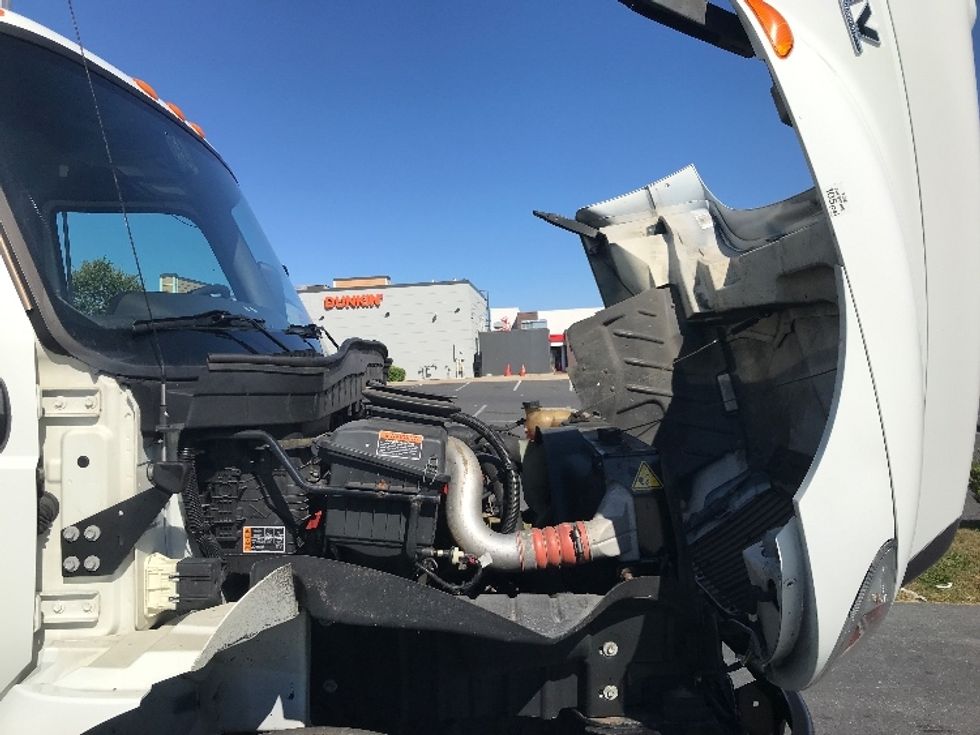 Medium Duty Box Truck-Light and Medium Duty Trucks-International-2022-MV607-Allentown-PA-251,902\n\t\tmiles-$ 42,250 - Image 23