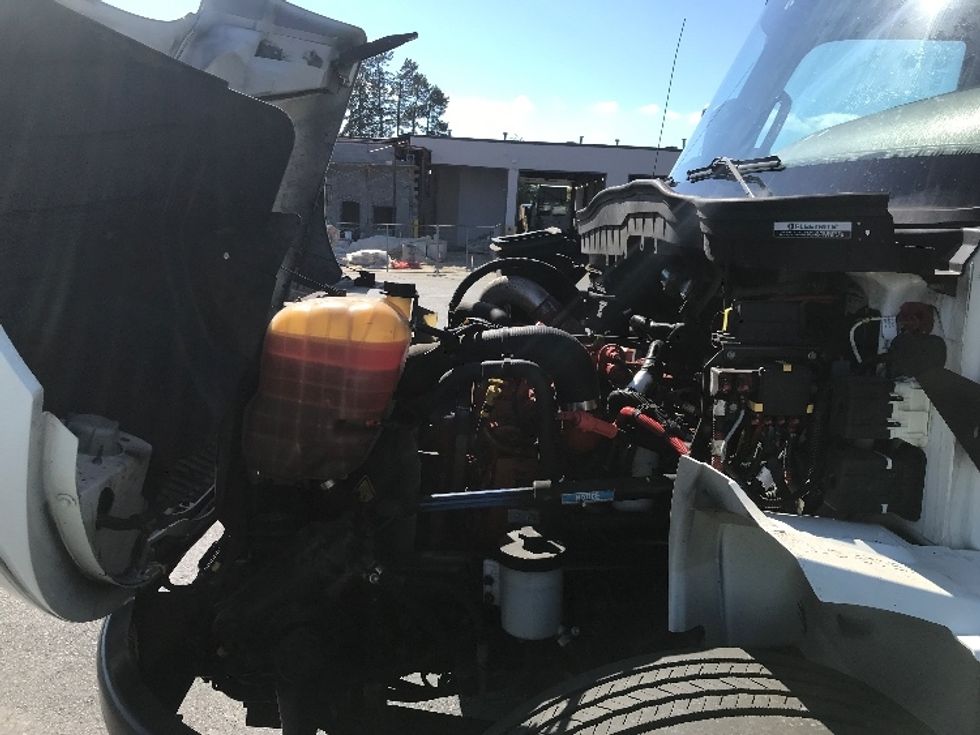 Medium Duty Box Truck-Light and Medium Duty Trucks-International-2022-MV607-Allentown-PA-251,902\n\t\tmiles-$ 42,250 - Image 24