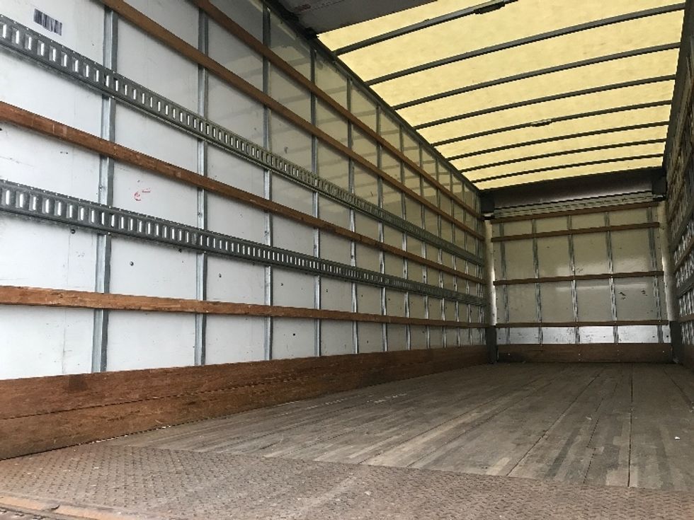 Medium Duty Box Truck-Light and Medium Duty Trucks-International-2022-MV607-Allentown-PA-96,101\n\t\tmiles-$ 70,750 - Image 11