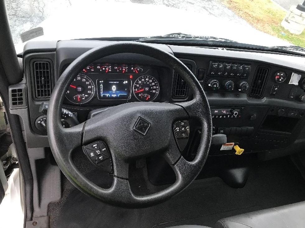 Medium Duty Box Truck-Light and Medium Duty Trucks-International-2022-MV607-Allentown-PA-96,101\n\t\tmiles-$ 70,750 - Image 18