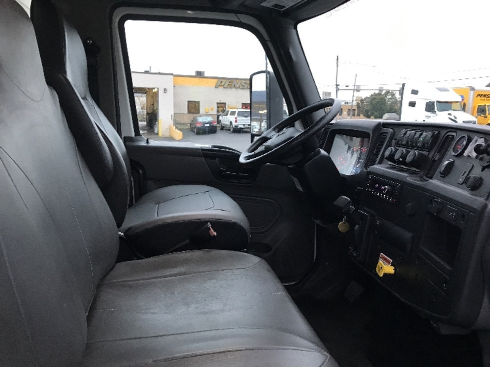 Medium Duty Box Truck-Light and Medium Duty Trucks-International-2022-MV607-Allentown-PA-96,101\n\t\tmiles-$ 70,750 - Image 22
