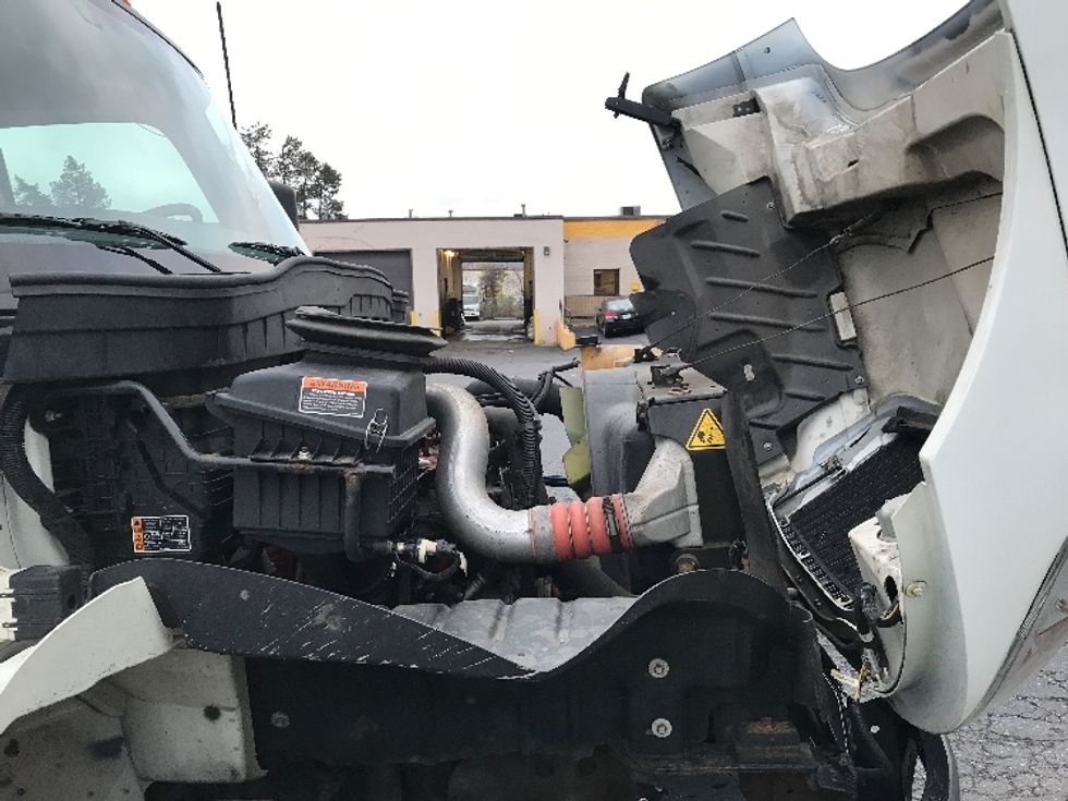 Medium Duty Box Truck-Light and Medium Duty Trucks-International-2022-MV607-Allentown-PA-96,101\n\t\tmiles-$ 70,750 - Image 23