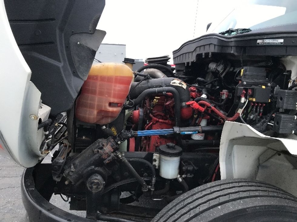 Medium Duty Box Truck-Light and Medium Duty Trucks-International-2022-MV607-Allentown-PA-96,101\n\t\tmiles-$ 70,750 - Image 24