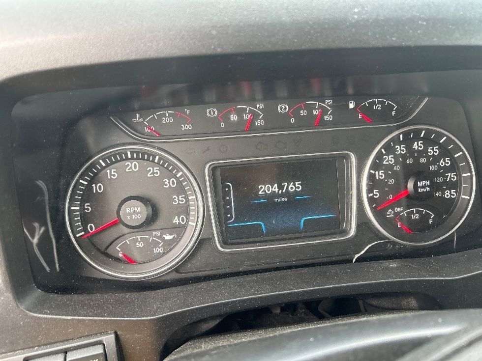 Medium Duty Box Truck-Light and Medium Duty Trucks-International-2022-MV607-Anaheim-CA-205,201\n\t\tmiles-$ 53,000 - Image 16