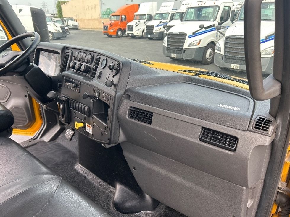 Medium Duty Box Truck-Light and Medium Duty Trucks-International-2022-MV607-Anaheim-CA-205,201\n\t\tmiles-$ 53,000 - Image 19