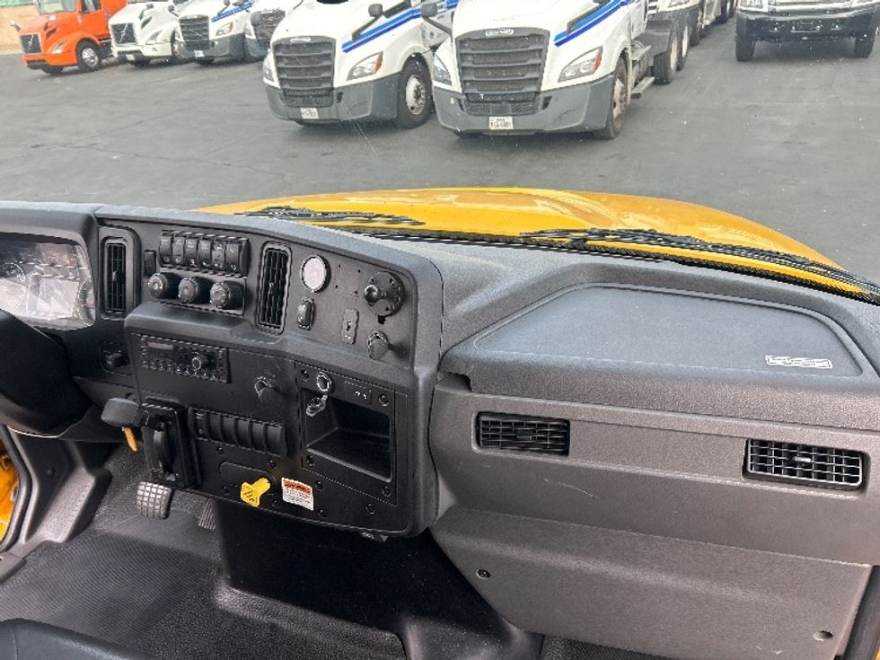 Medium Duty Box Truck-Light and Medium Duty Trucks-International-2022-MV607-Anaheim-CA-205,201\n\t\tmiles-$ 53,000 - Image 21
