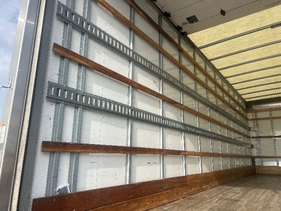 Medium Duty Box Truck-Light and Medium Duty Trucks-International-2022-MV607-Anaheim-CA-205,201\n\t\tmiles-$ 53,000 - Image 7