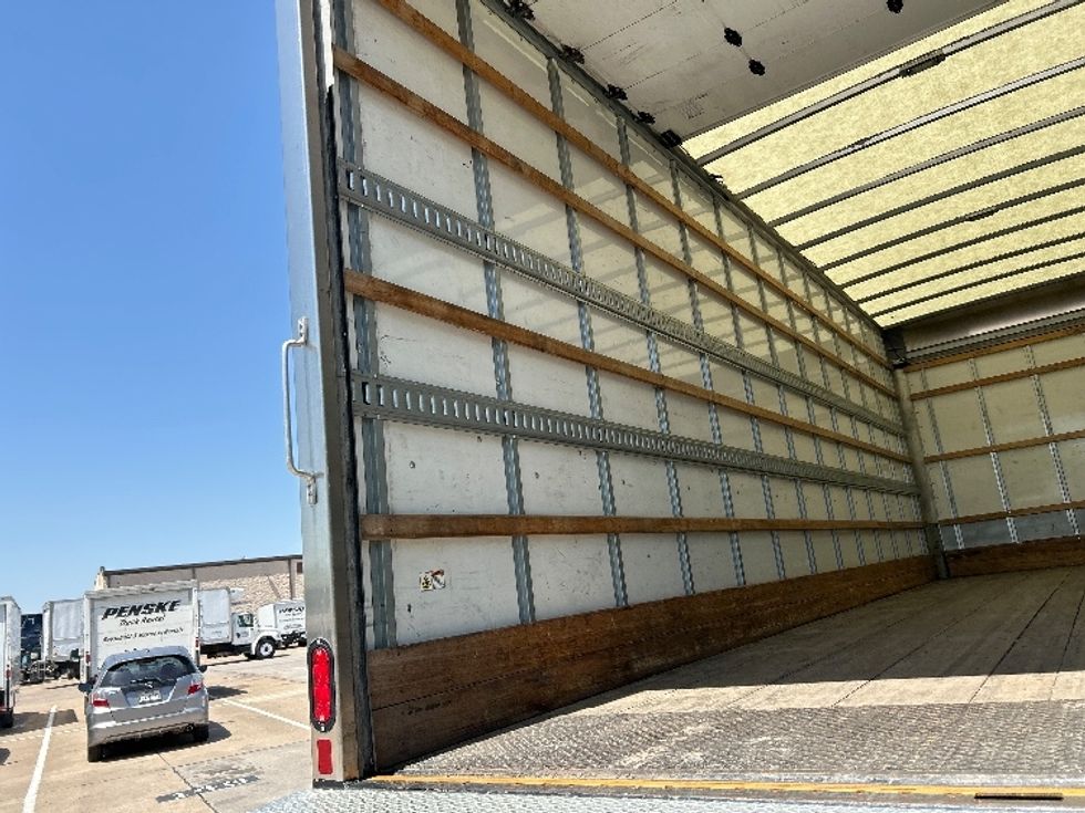 Medium Duty Box Truck-Light and Medium Duty Trucks-International-2022-MV607-Arlington-TX-150,417\n\t\tmiles-$ 66,000 - Image 11