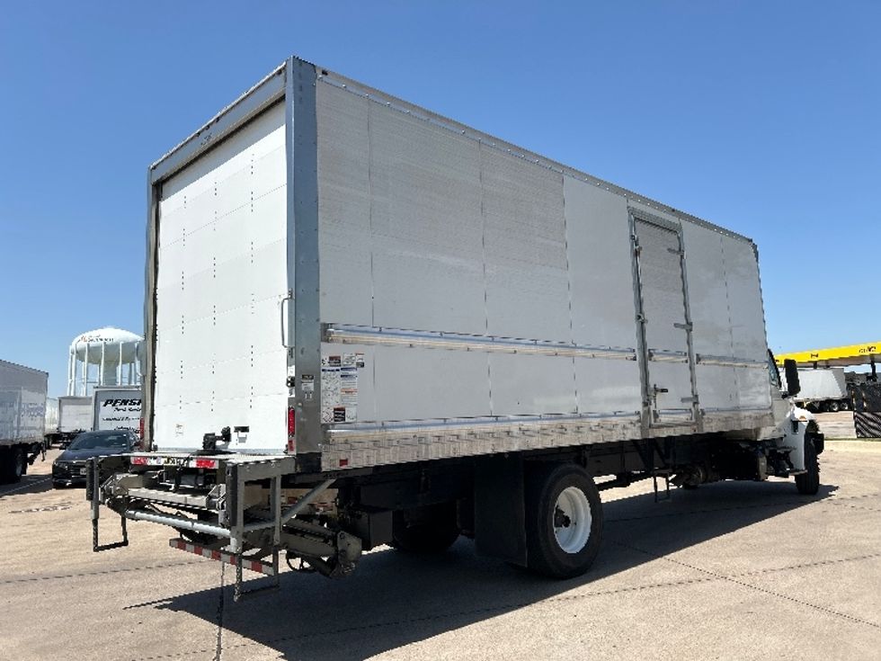 Medium Duty Box Truck-Light and Medium Duty Trucks-International-2022-MV607-Arlington-TX-150,417\n\t\tmiles-$ 66,000 - Image 13