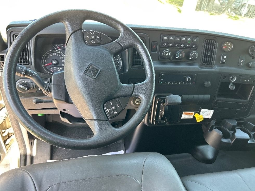 Medium Duty Box Truck-Light and Medium Duty Trucks-International-2022-MV607-Arlington-TX-150,417\n\t\tmiles-$ 66,000 - Image 18