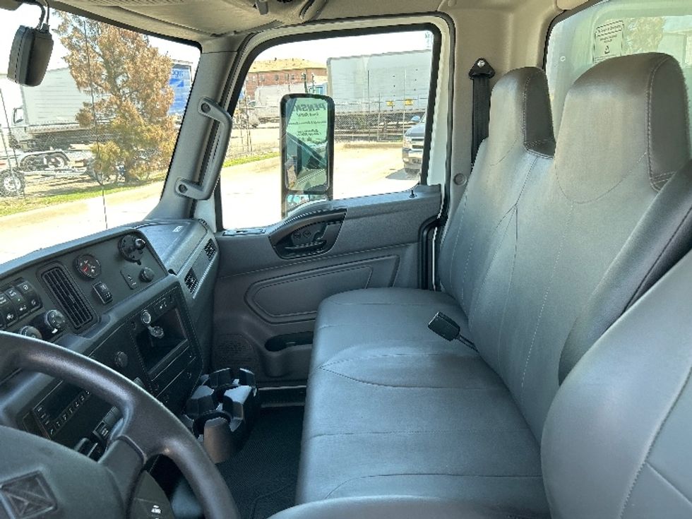 Medium Duty Box Truck-Light and Medium Duty Trucks-International-2022-MV607-Arlington-TX-150,417\n\t\tmiles-$ 66,000 - Image 19