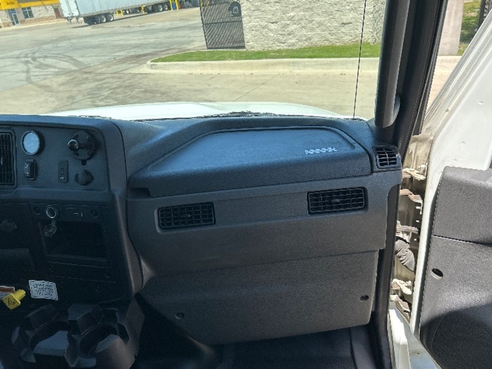 Medium Duty Box Truck-Light and Medium Duty Trucks-International-2022-MV607-Arlington-TX-150,417\n\t\tmiles-$ 66,000 - Image 21