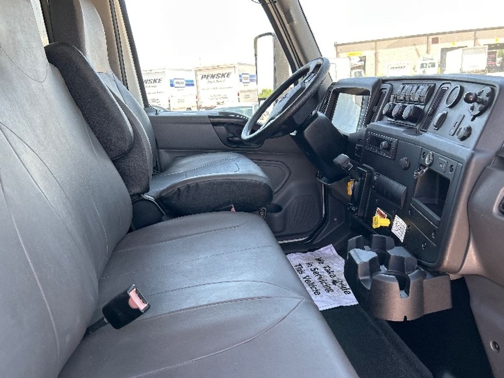 Medium Duty Box Truck-Light and Medium Duty Trucks-International-2022-MV607-Arlington-TX-150,417\n\t\tmiles-$ 66,000 - Image 22