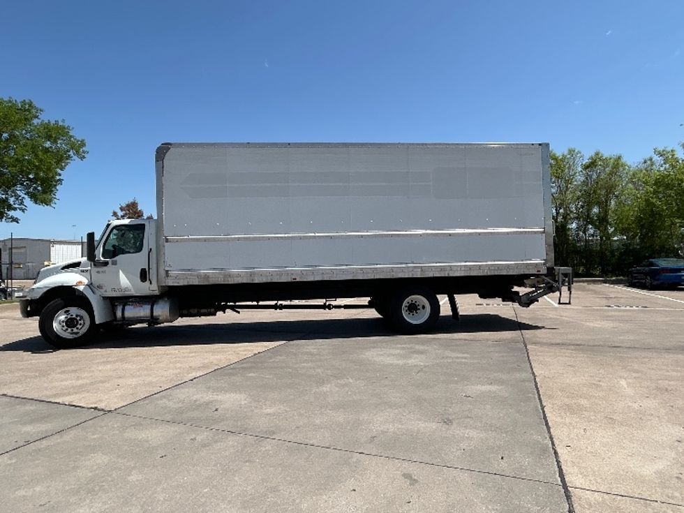 Medium Duty Box Truck-Light and Medium Duty Trucks-International-2022-MV607-Arlington-TX-150,417\n\t\tmiles-$ 66,000 - Image 4