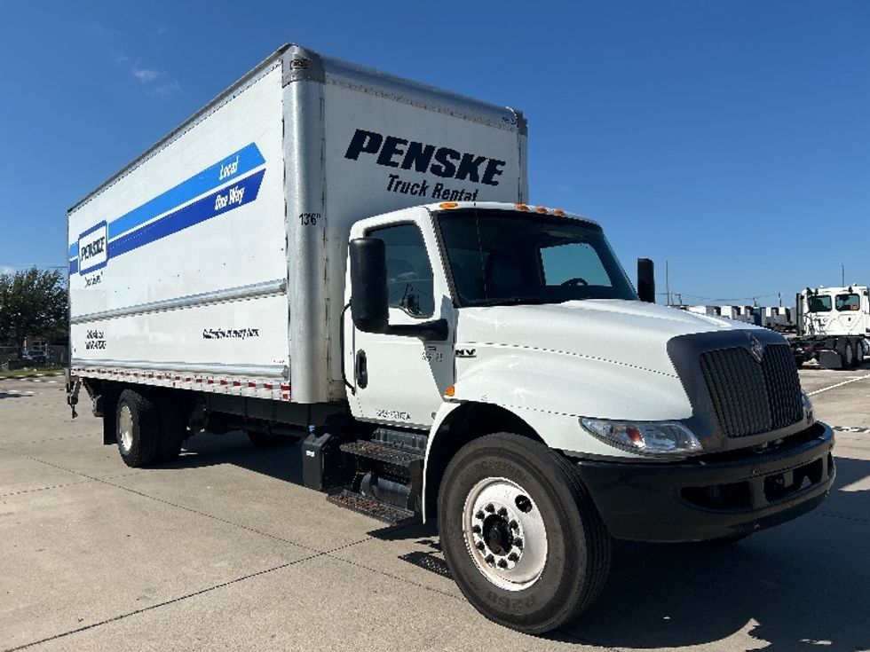 Medium Duty Box Truck-Light and Medium Duty Trucks-International-2022-MV607-Arlington-TX-297,846\n\t\tmiles-$ 35,750 - Image 1