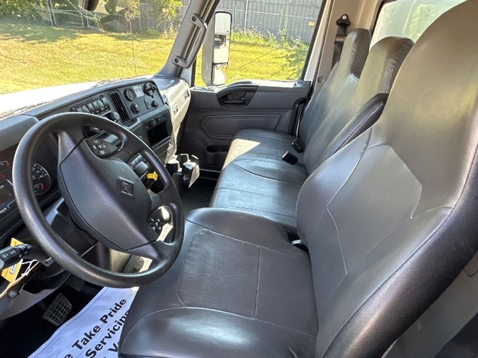 Medium Duty Box Truck-Light and Medium Duty Trucks-International-2022-MV607-Arlington-TX-297,846\n\t\tmiles-$ 35,750 - Image 17