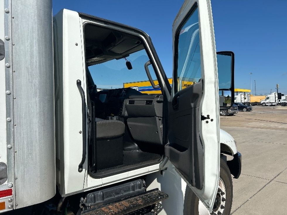 Medium Duty Box Truck-Light and Medium Duty Trucks-International-2022-MV607-Arlington-TX-297,846\n\t\tmiles-$ 35,750 - Image 20