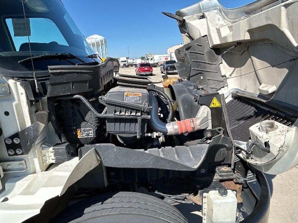 Medium Duty Box Truck-Light and Medium Duty Trucks-International-2022-MV607-Arlington-TX-297,846\n\t\tmiles-$ 35,750 - Image 23