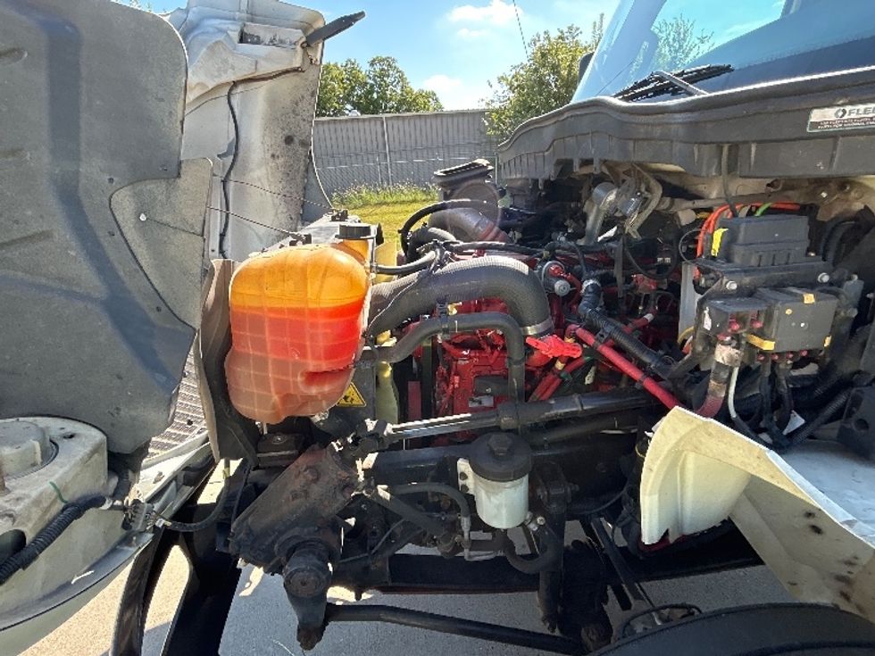 Medium Duty Box Truck-Light and Medium Duty Trucks-International-2022-MV607-Arlington-TX-297,846\n\t\tmiles-$ 35,750 - Image 24