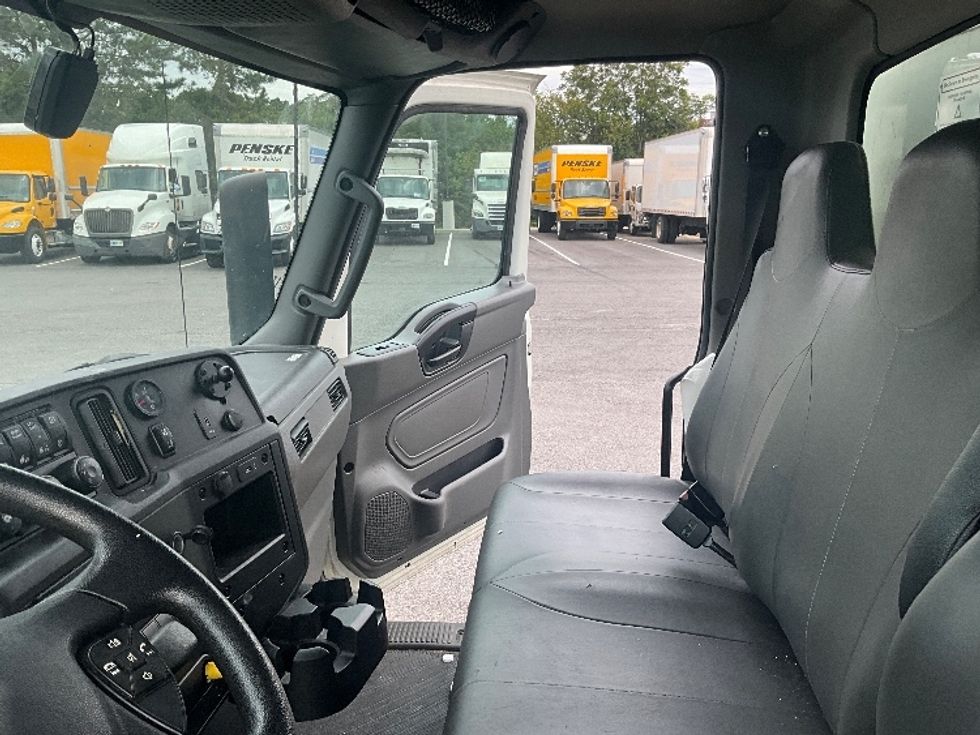 Medium Duty Box Truck-Light and Medium Duty Trucks-International-2022-MV607-Atlanta (Forest Park)-GA-139,000\n\t\tmiles-$ 71,000 - Image 19