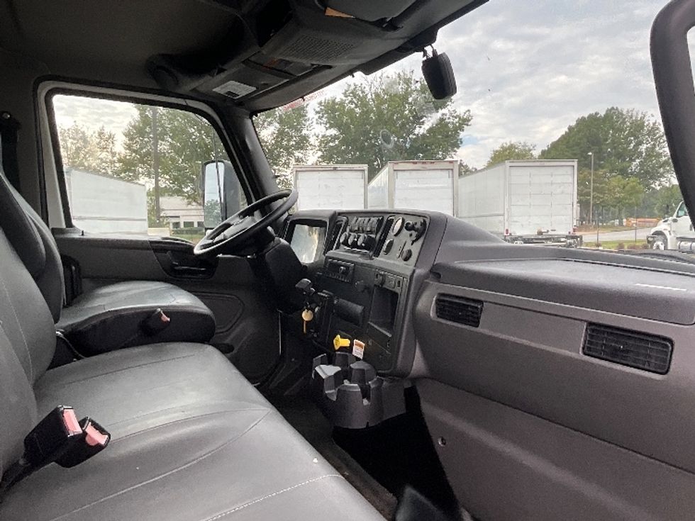 Medium Duty Box Truck-Light and Medium Duty Trucks-International-2022-MV607-Atlanta (Forest Park)-GA-139,000\n\t\tmiles-$ 71,000 - Image 22