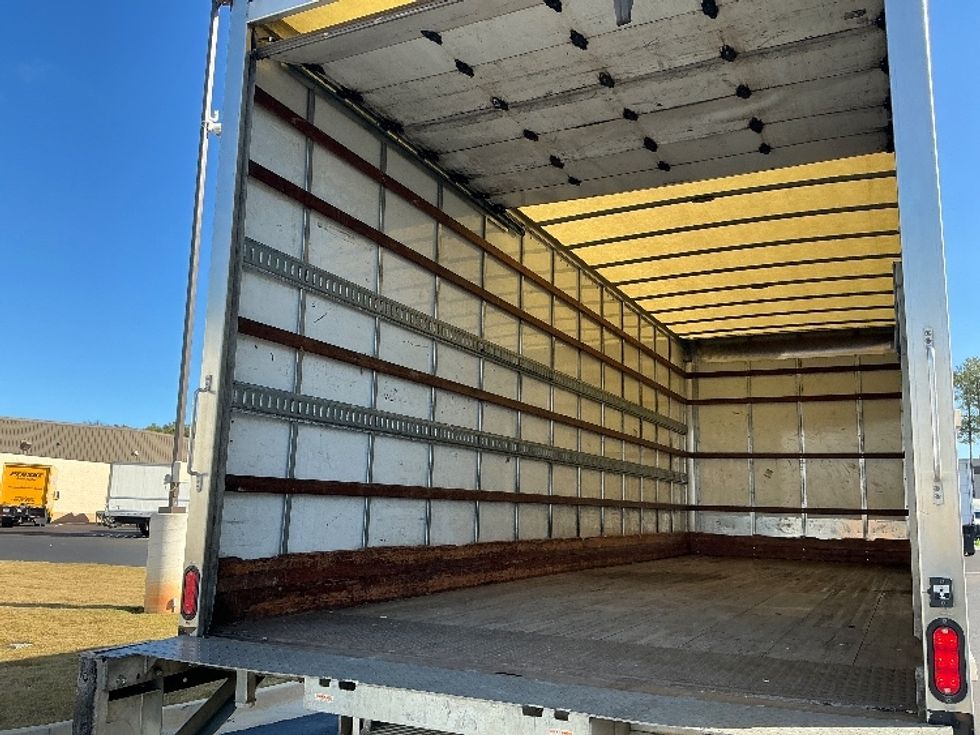 Medium Duty Box Truck-Light and Medium Duty Trucks-International-2022-MV607-Atlanta (Forest Park)-GA-331,489\n\t\tmiles-$ 31,750 - Image 11