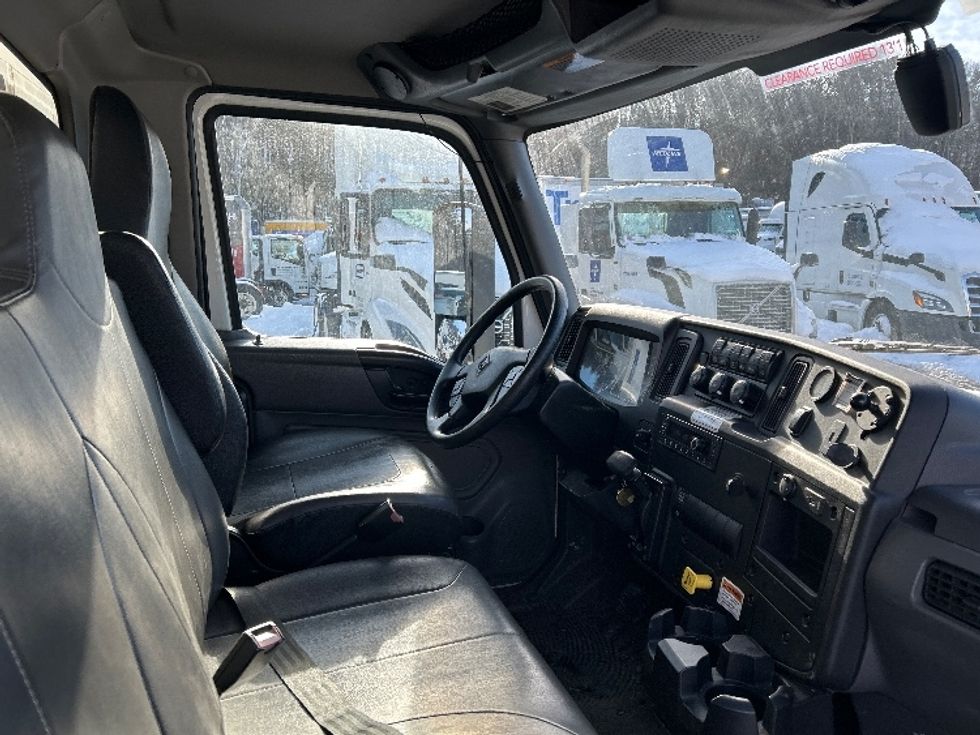 Medium Duty Box Truck-Light and Medium Duty Trucks-International-2022-MV607-Auburn-MA-196,644\n\t\tmiles-$ 48,750 - Image 22
