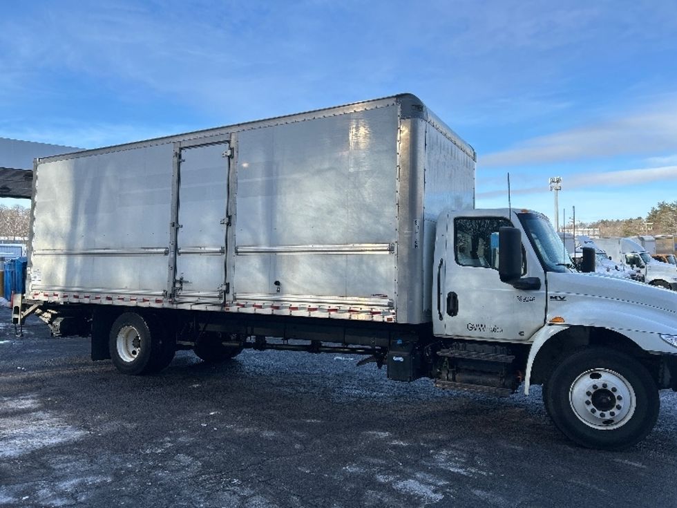 Medium Duty Box Truck-Light and Medium Duty Trucks-International-2022-MV607-Auburn-MA-197,564\n\t\tmiles-$ 50,750 - Image 15