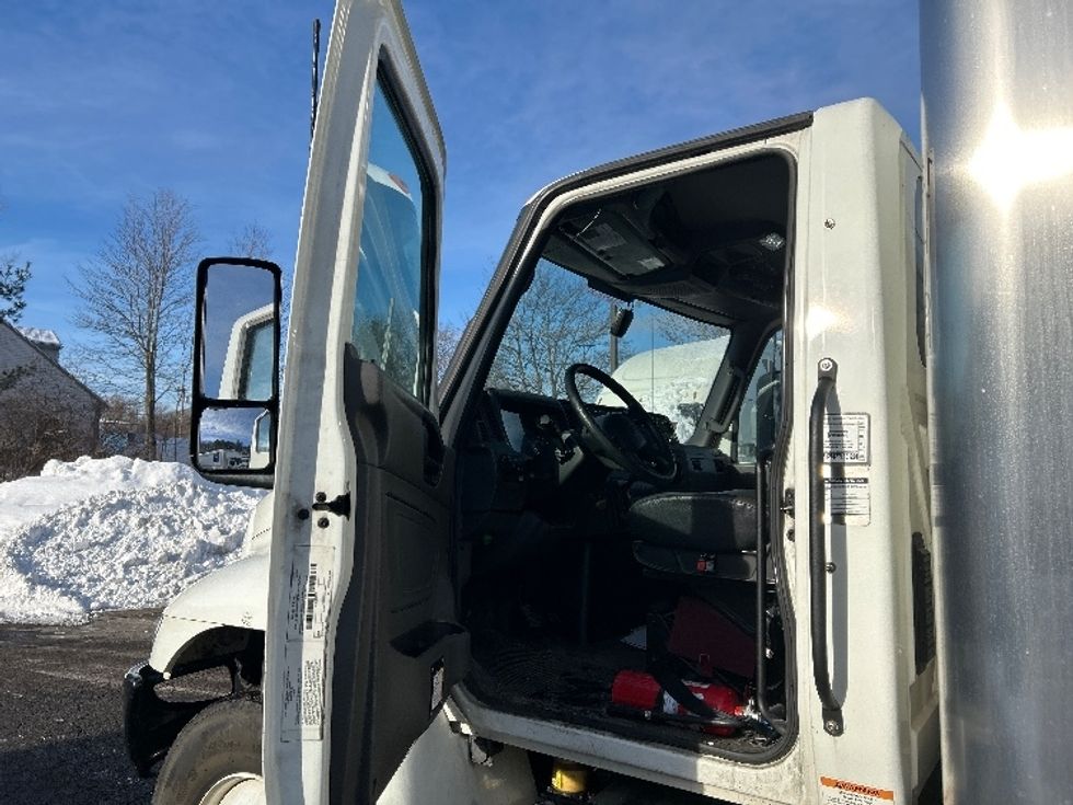 Medium Duty Box Truck-Light and Medium Duty Trucks-International-2022-MV607-Auburn-MA-197,564\n\t\tmiles-$ 50,750 - Image 16