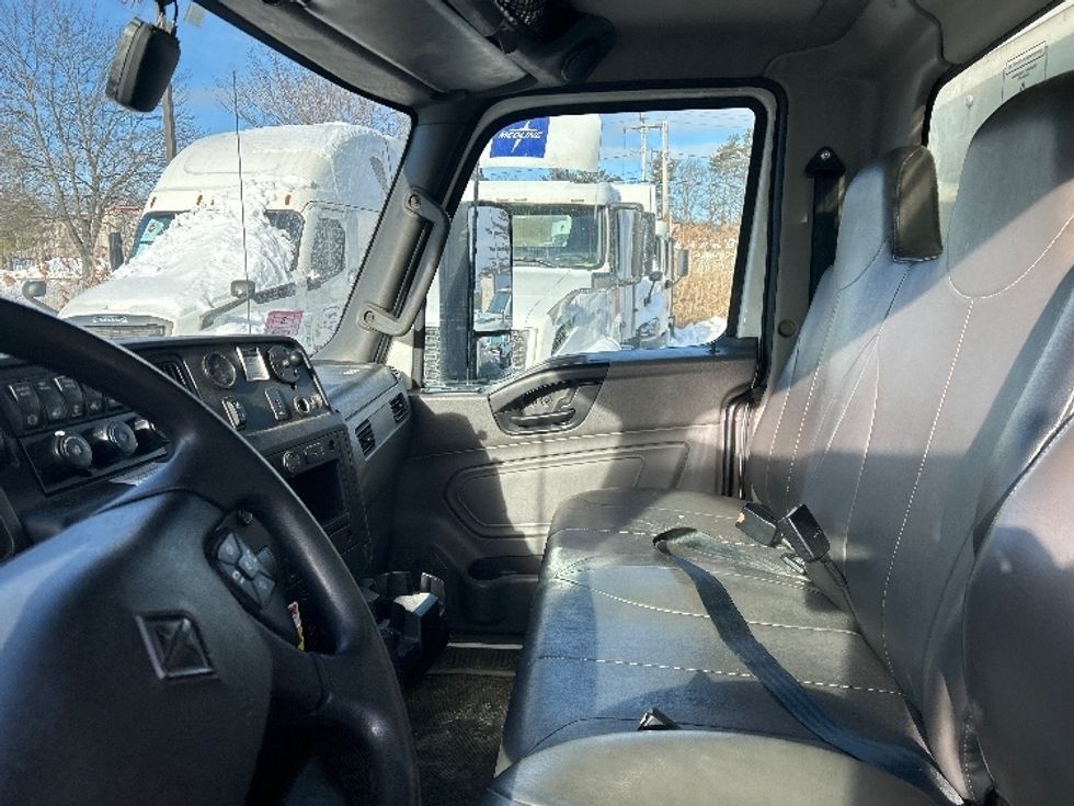 Medium Duty Box Truck-Light and Medium Duty Trucks-International-2022-MV607-Auburn-MA-197,564\n\t\tmiles-$ 50,750 - Image 19