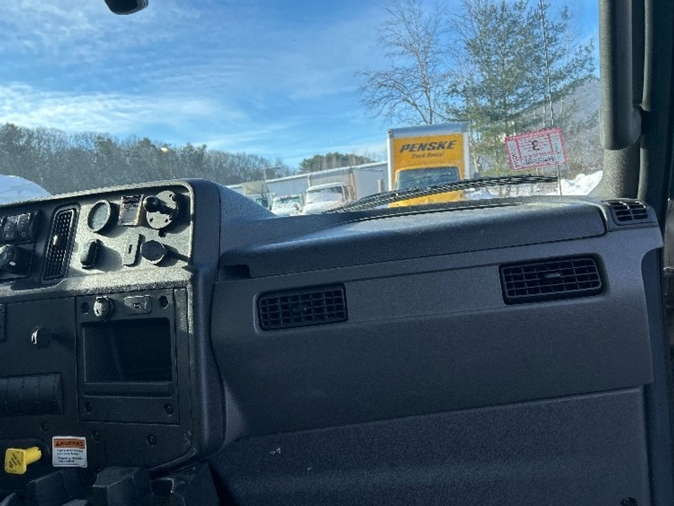 Medium Duty Box Truck-Light and Medium Duty Trucks-International-2022-MV607-Auburn-MA-197,564\n\t\tmiles-$ 50,750 - Image 21
