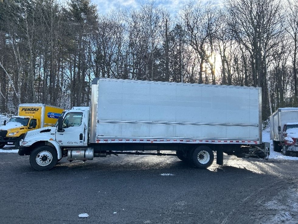 Medium Duty Box Truck-Light and Medium Duty Trucks-International-2022-MV607-Auburn-MA-197,564\n\t\tmiles-$ 50,750 - Image 4