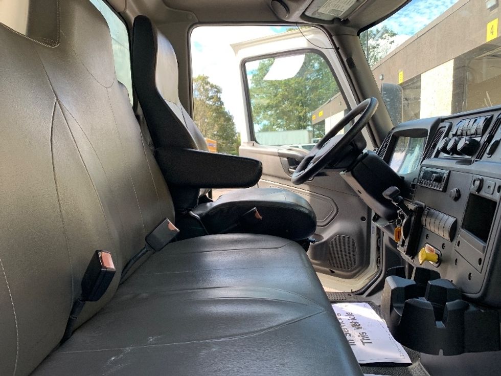 Medium Duty Box Truck-Light and Medium Duty Trucks-International-2022-MV607-Auburn-MA-281,456\n\t\tmiles-$ 34,500 - Image 22