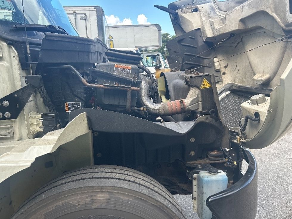Medium Duty Box Truck-Light and Medium Duty Trucks-International-2022-MV607-Auburn-MA-305,671\n\t\tmiles-$ 33,250 - Image 15