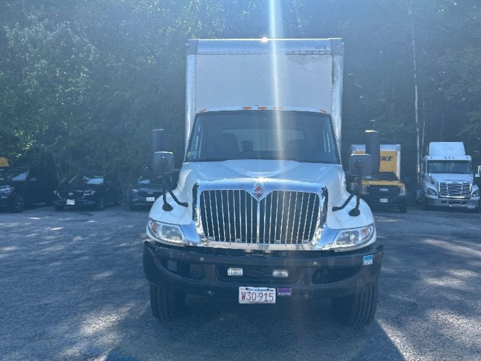 Medium Duty Box Truck-Light and Medium Duty Trucks-International-2022-MV607-Auburn-MA-305,671\n\t\tmiles-$ 33,250 - Image 2