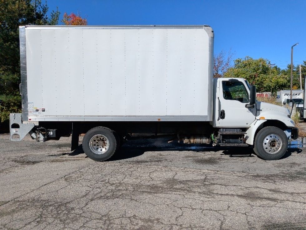 Medium Duty Box Truck-Light and Medium Duty Trucks-International-2022-MV607-Auburn-MA-5,943\n\t\tmiles-$ 69,750 - Image 15