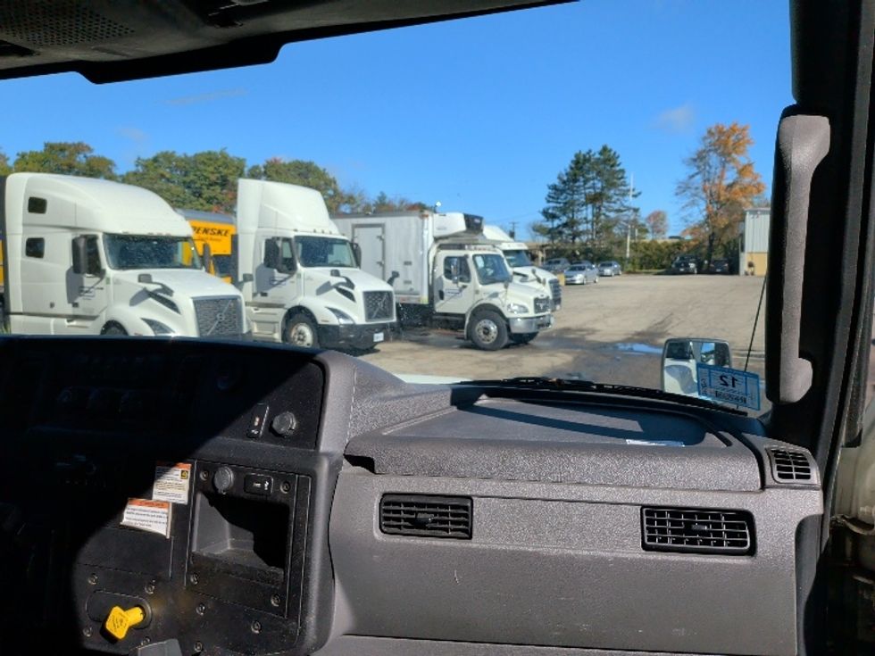 Medium Duty Box Truck-Light and Medium Duty Trucks-International-2022-MV607-Auburn-MA-5,943\n\t\tmiles-$ 69,750 - Image 21