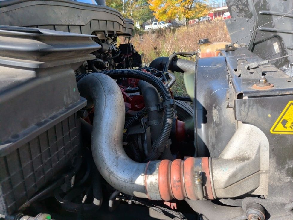 Medium Duty Box Truck-Light and Medium Duty Trucks-International-2022-MV607-Auburn-MA-5,943\n\t\tmiles-$ 69,750 - Image 23