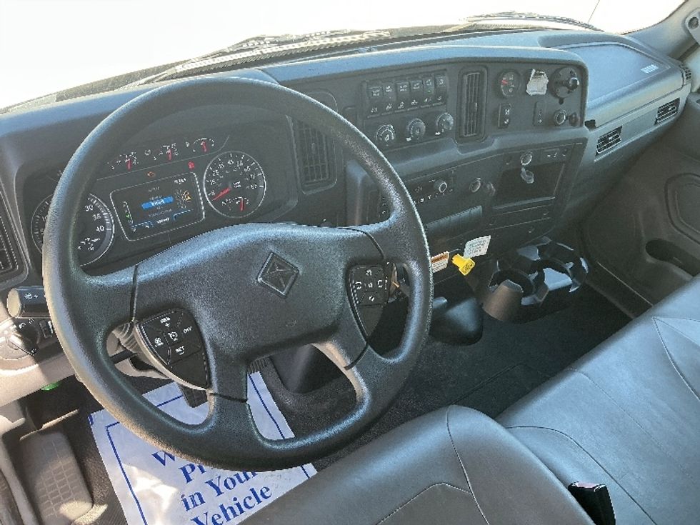Medium Duty Box Truck-Light and Medium Duty Trucks-International-2022-MV607-Austin-TX-124,999\n\t\tmiles-$ 70,750 - Image 17