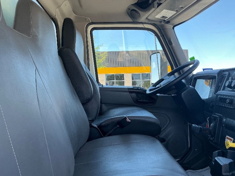 Medium Duty Box Truck-Light and Medium Duty Trucks-International-2022-MV607-Austin-TX-124,999\n\t\tmiles-$ 70,750 - Image 22