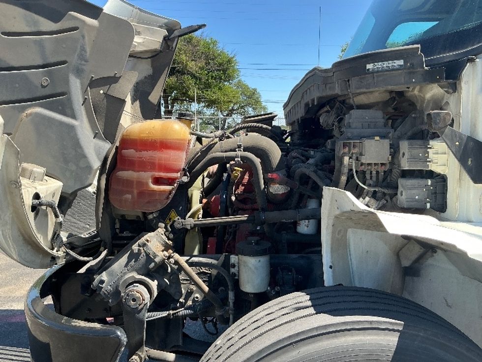 Medium Duty Box Truck-Light and Medium Duty Trucks-International-2022-MV607-Austin-TX-124,999\n\t\tmiles-$ 70,750 - Image 24