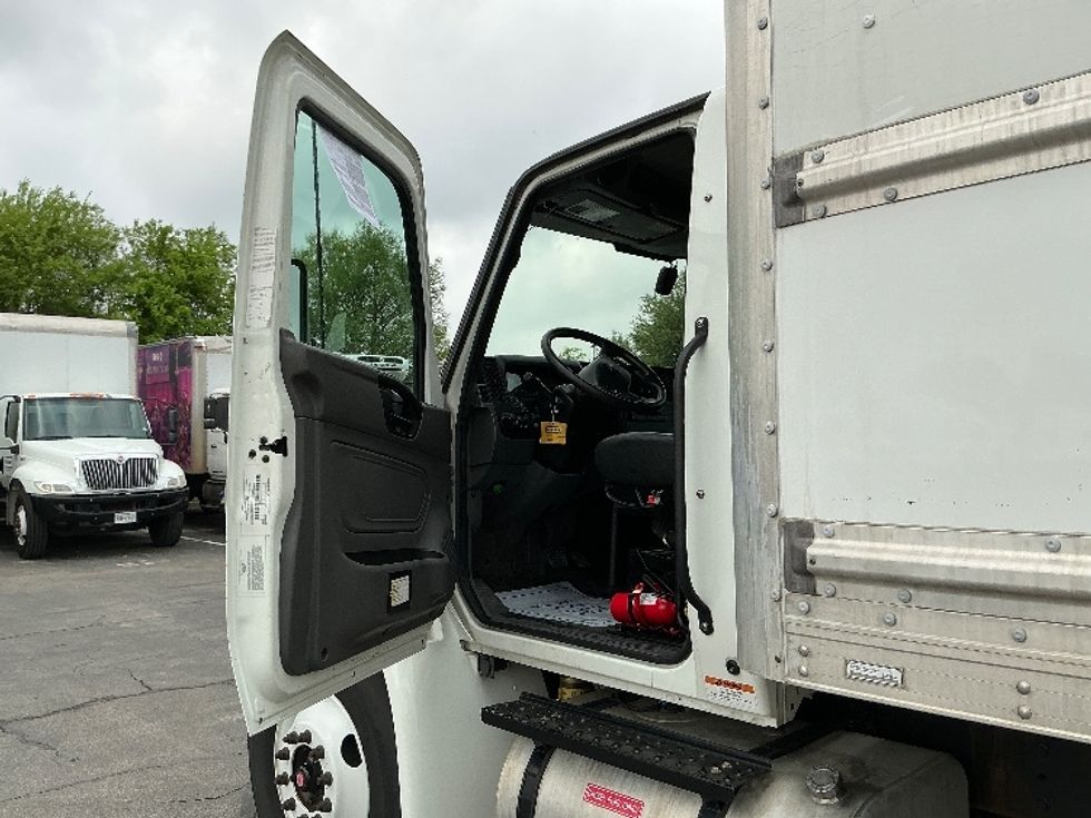 Medium Duty Box Truck-Light and Medium Duty Trucks-International-2022-MV607-Austin-TX-125,671\n\t\tmiles-$ 70,500 - Image 16